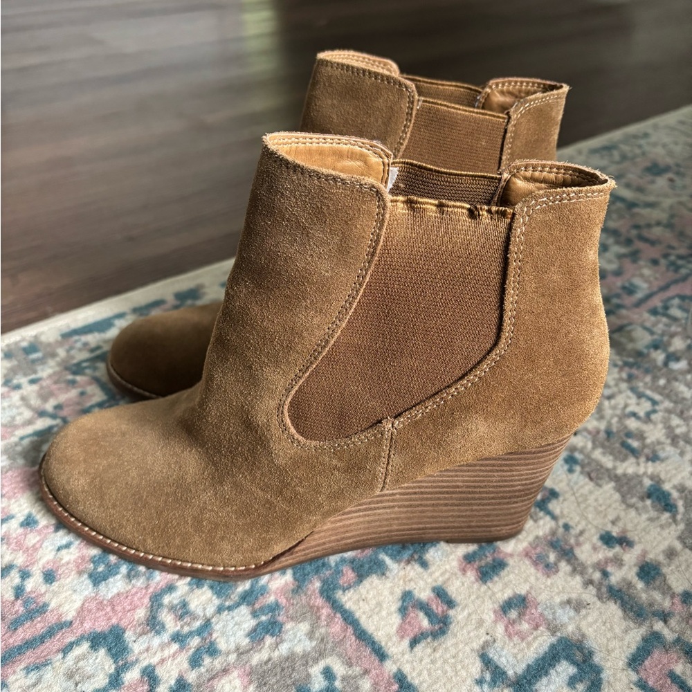Lucky Brand chestnut wedge size 9